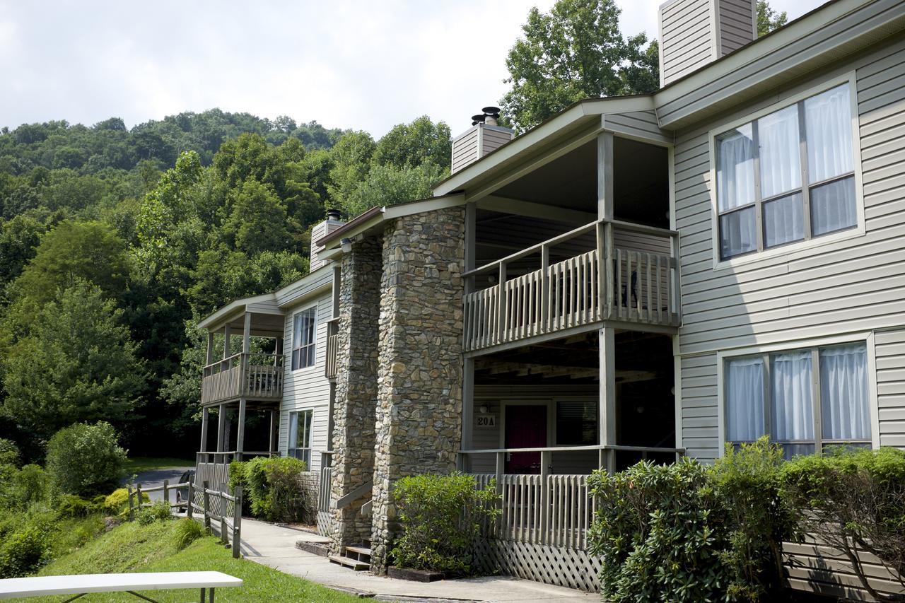 Peppertree Maggie Valley Aparthotel Exterior photo